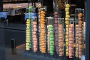 Travel Paris with a baby Macarons